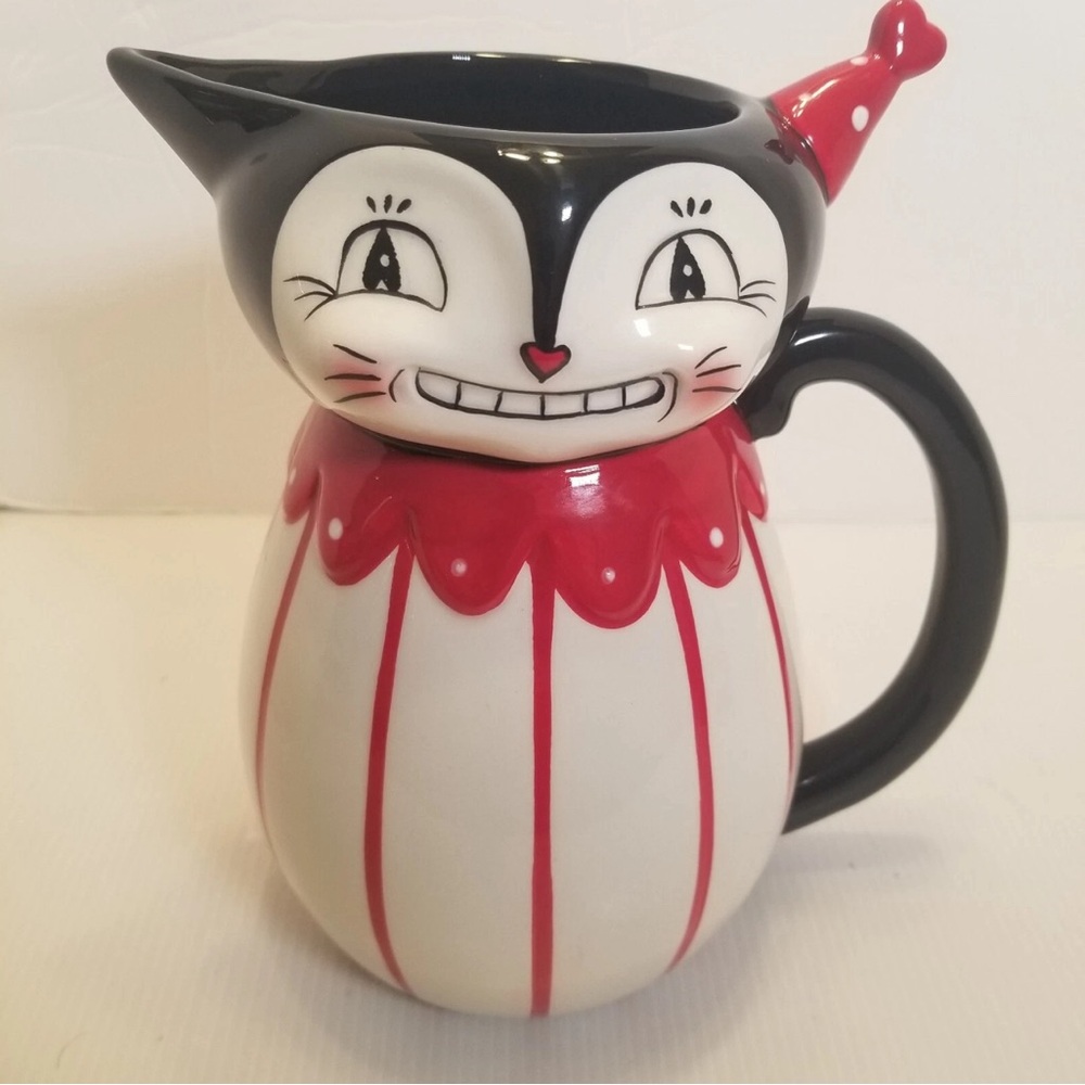 Johanna Parker Carnival Cottage Grinning Cat Pitcher Retired